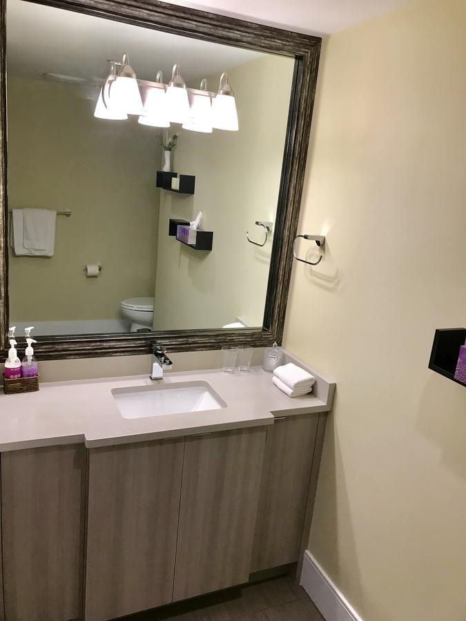 Bay View House Bed & Breakfast Ванкувър Екстериор снимка