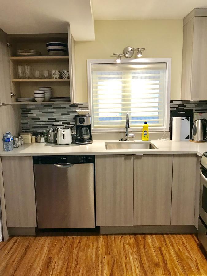 Bay View House Bed & Breakfast Ванкувър Екстериор снимка